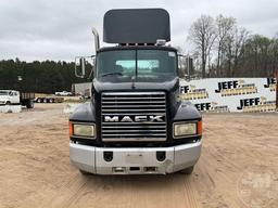 2001 MACK CH TANDEM AXLE DAY CAB TRUCK TRACTOR VIN: 1M1AA13Y91W138546