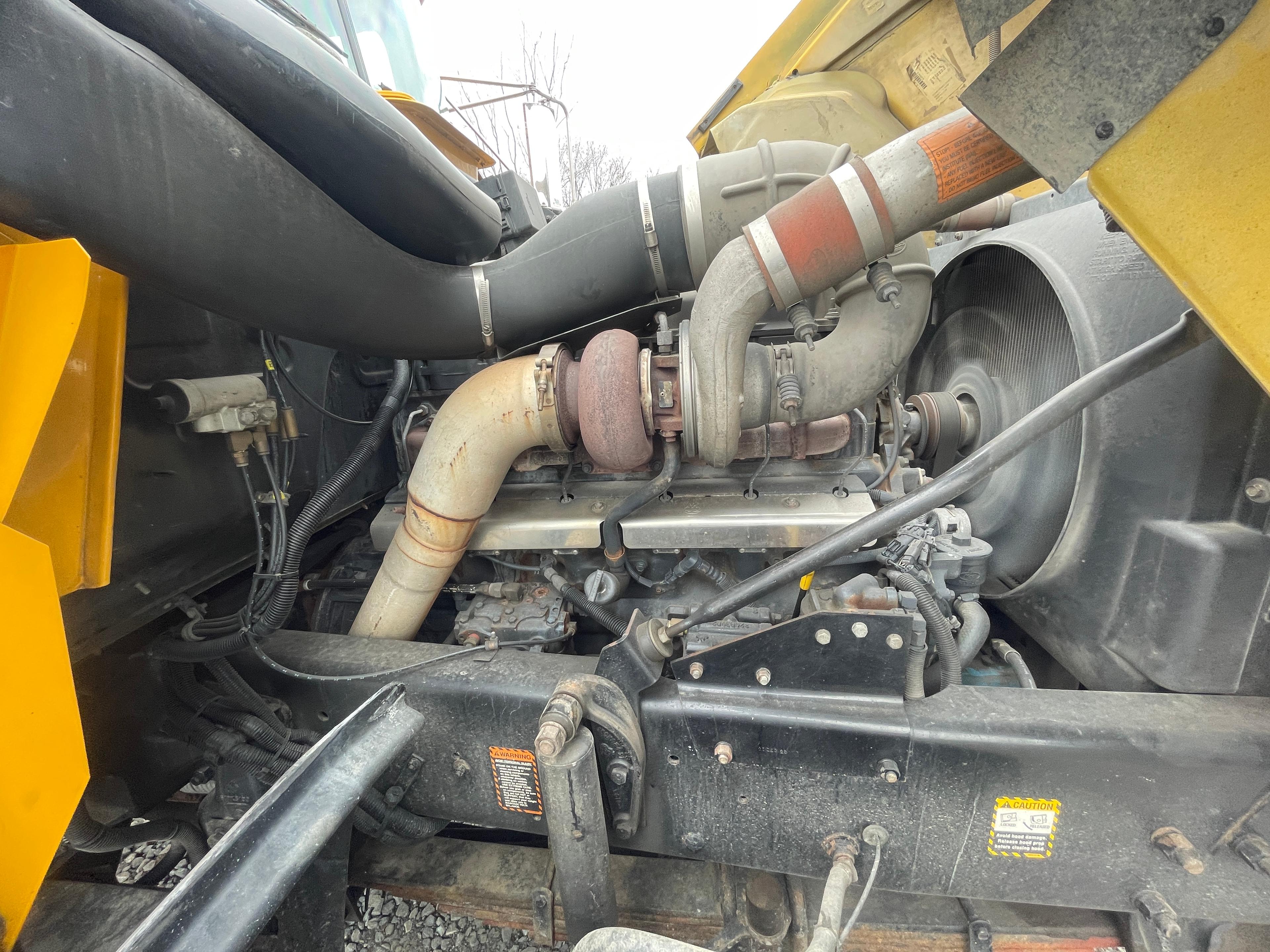 2000 Mack RD690P Dump Truck W/ Plow/Salt Spreader