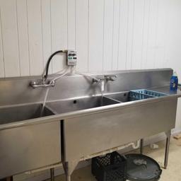 3 Compartment Stainless Sink/ Faucets/ Dispensor