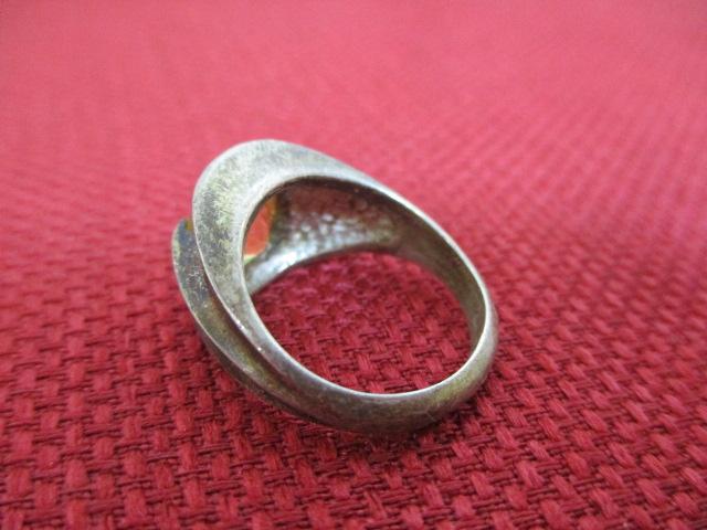 Sterling Silver Ring w/ Citroen Center Stone