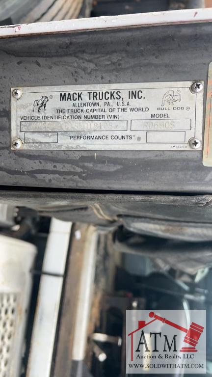 1995 Mack RD Dump Truck