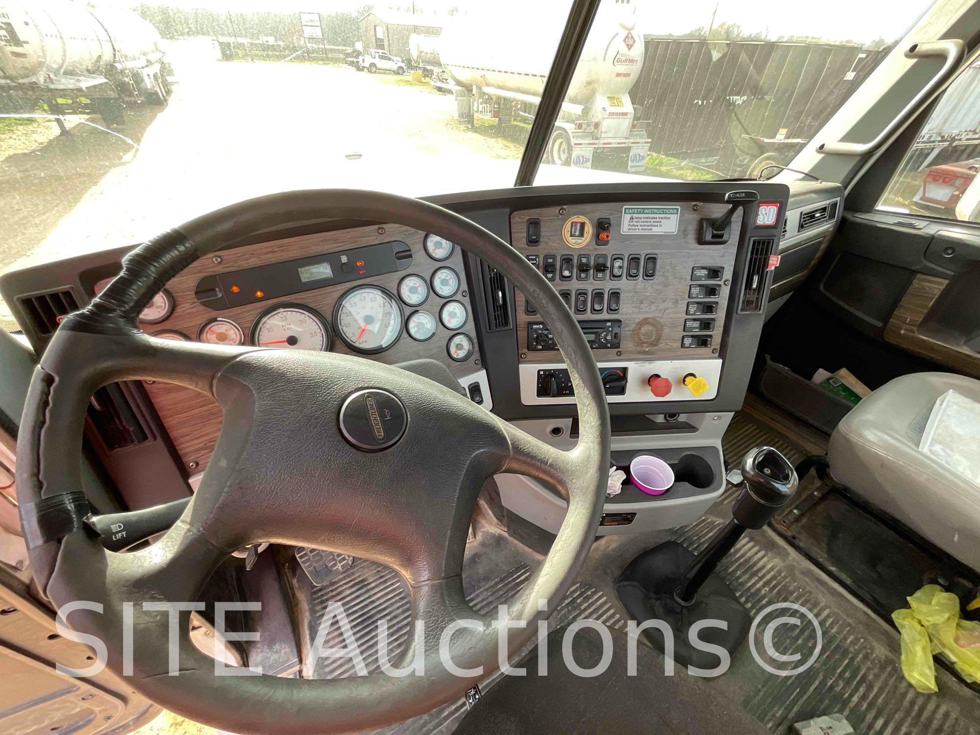 2011 Freightliner Coronado T/A Daycab Truck Tractor