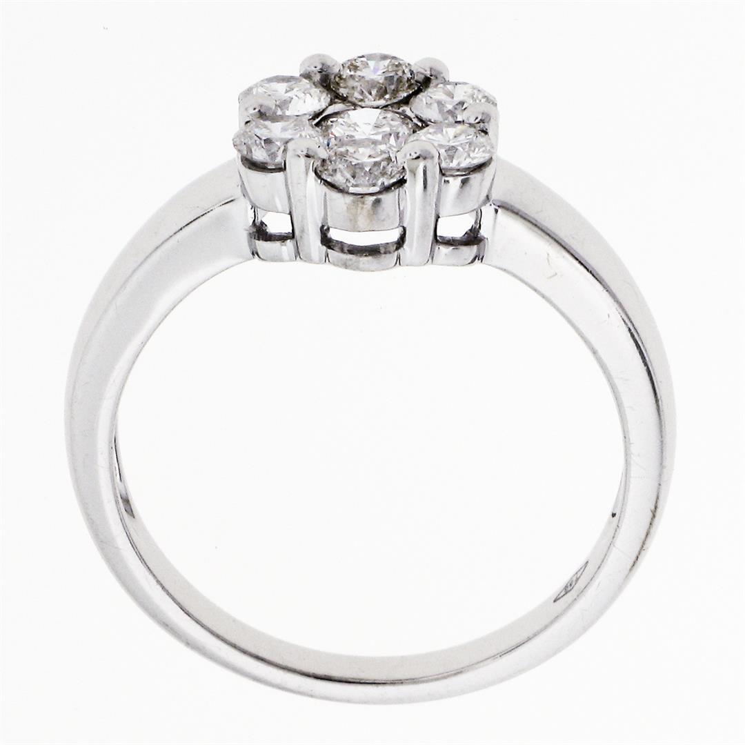 18K White Gold 0.84 ctw Ideal Round Brilliant Cut Diamond Flower Cluster Ring