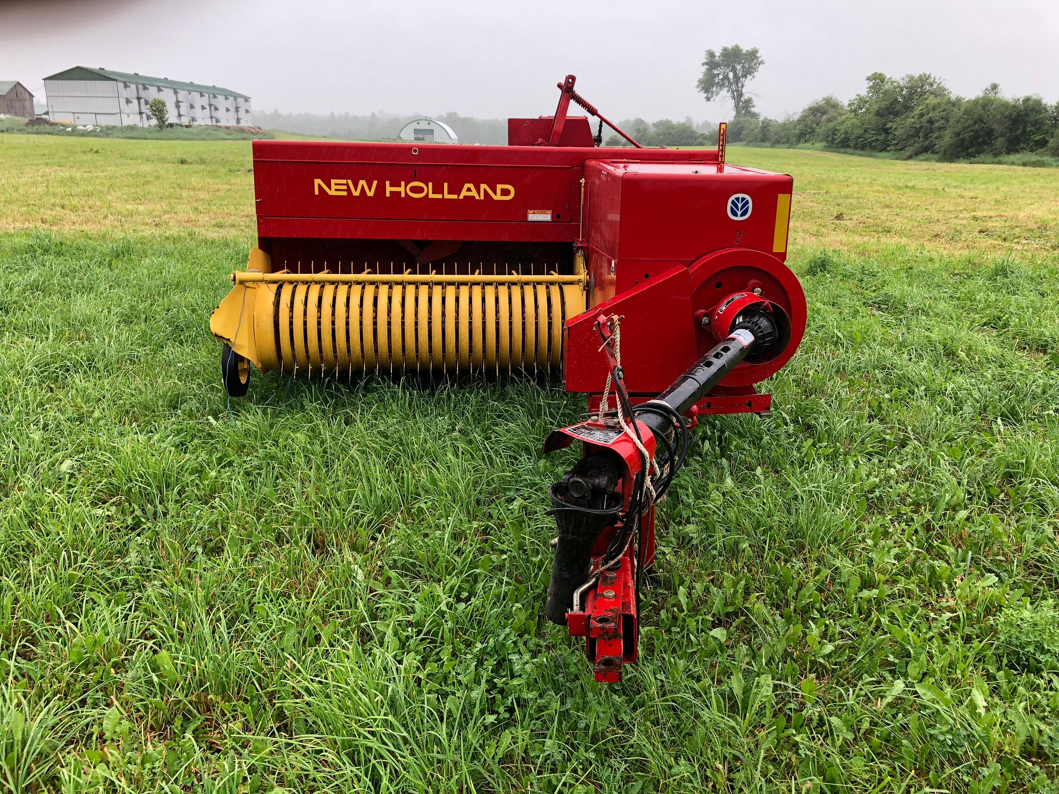 New Holland 570 Square Baler w/ Thrower
