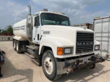 1998 Mack CH613 Water Truck with E7-350 Mack Engine 10 Speed, Twin Screw, Air Controls, 4000 Gallon