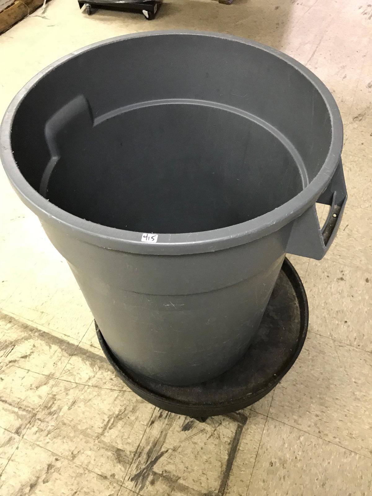 Commercial trash can with oversized base
