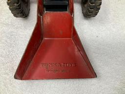 Vintage Tonka red pressed steel sand loader