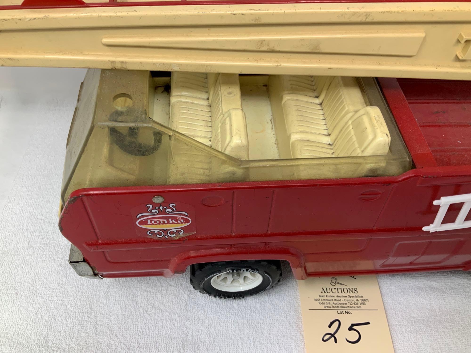 Vintage Tonka pressed steel fire truck with ladder