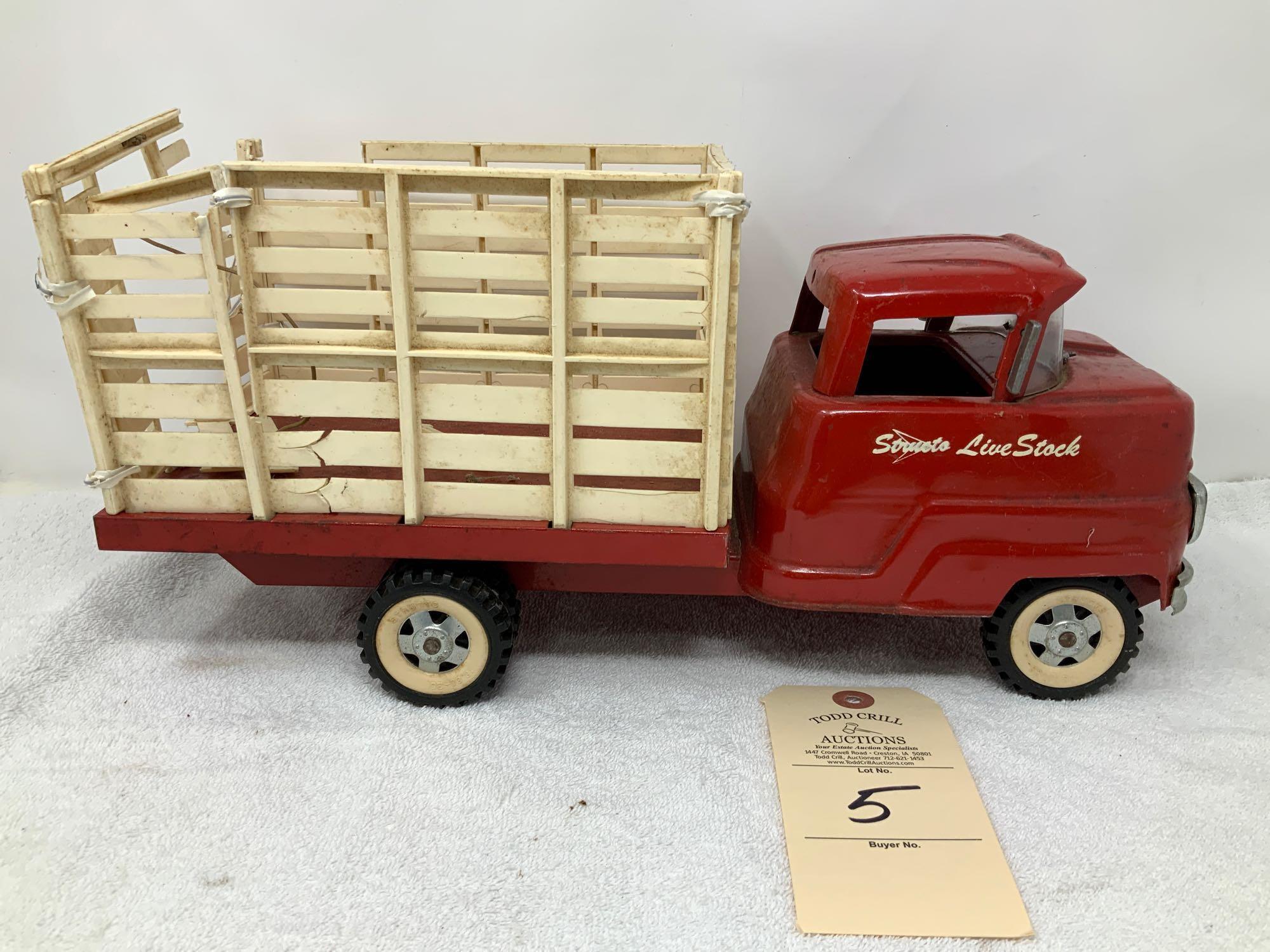 Vintage Structo red pressed steel livestock truck