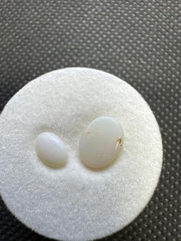 Set of White Opal gemstone 0.95 ct