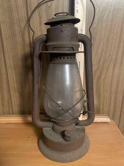 Vtg Kerosene Lamp Lantern