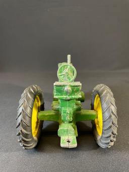 Vintage John Deere tractor toy-see photo's-