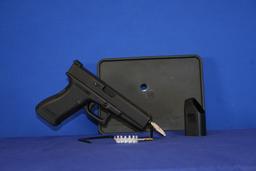 Glock 17 Gen 2, 9 mm 4.5" Barrel. No Mags. Still in Very Good Condition. SN# AEG928US California OK.