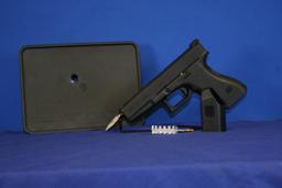 Glock 17 Gen 2, 9 mm 4.5" Barrel. No Mags. Still in Very Good Condition. SN# AEG928US California OK.
