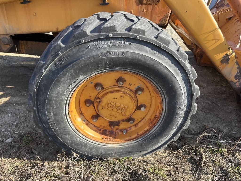 Case 480e Tractor Loader