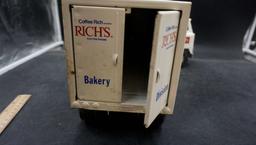 Ertl Coffee Rich And Other Rich'S From The Freezer Truck & Trailer