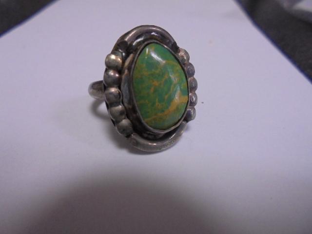 Vintage Ladies Sterling Silver and Malachite Ring