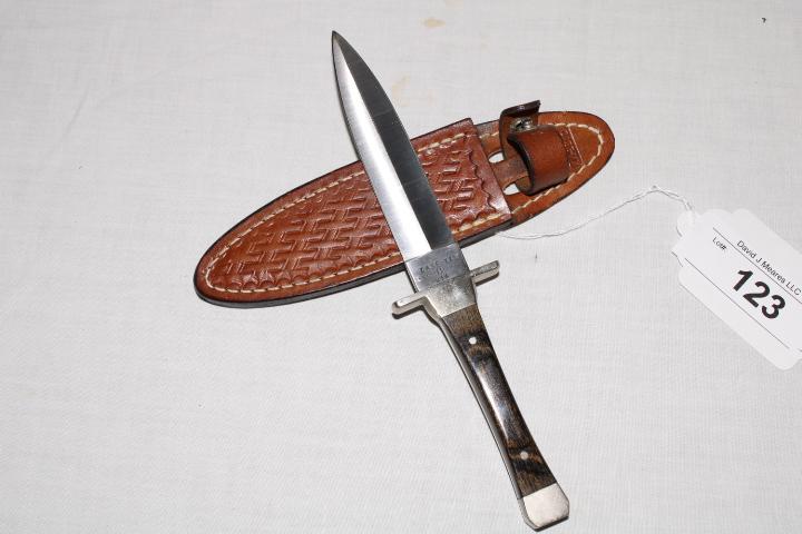 Case XX "Boot Hunter" Knife w/Leather Sheath (1980)