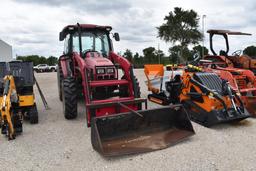 MAHINDRA 75P TRACTOR W/ MAHINDRA LOADER BUCKET AND HAY SPEAR (SERIAL # KPGCY1050AE) (SHOWING APPX 39