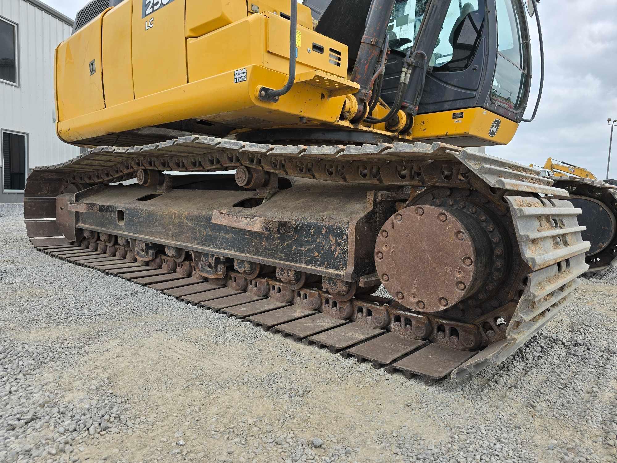 2015 John Deere 250G LC Hydraulic Excavator