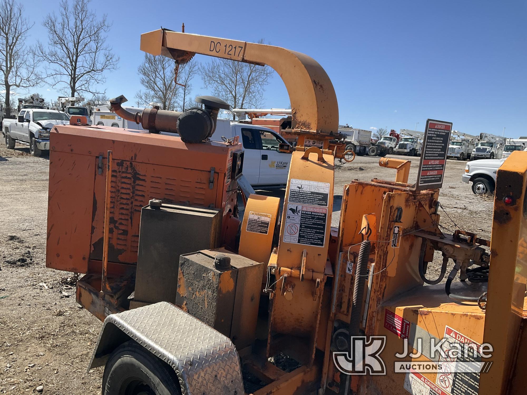 (Kansas City, MO) 2007 Altec DC1217 Chipper (12in Disc) Runs) (Seller States Bad Engine & Hydraulics