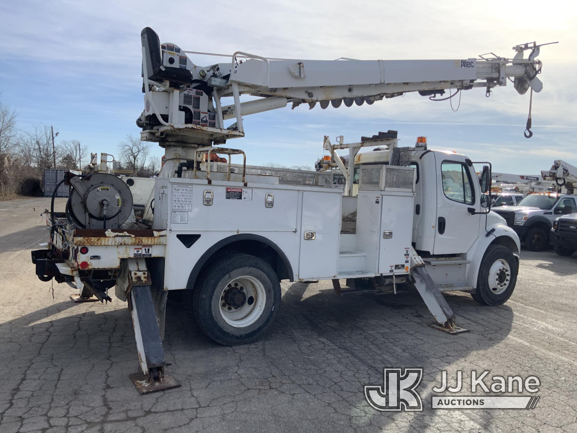 (South Beloit, IL) Altec DC47-TR, Digger Derrick mounted on 2016 Freightliner M2 106 Utility Truck R