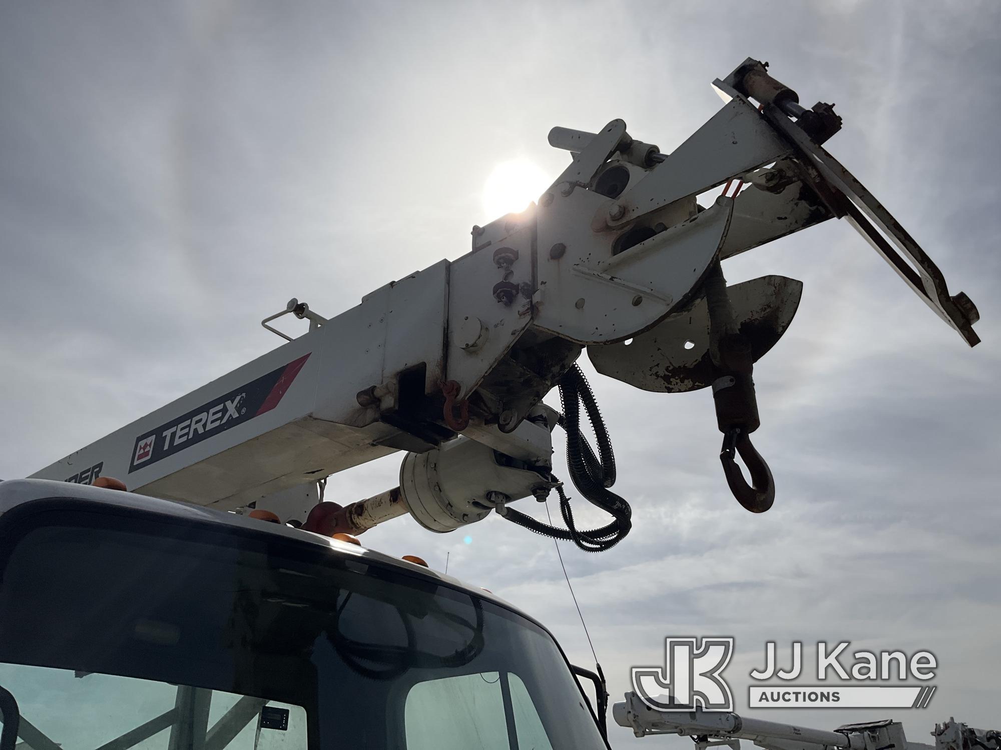 (Bloomington, IL) Terex Commander C4047, Digger Derrick rear mounted on 2017 Freightliner M2 106 4x4