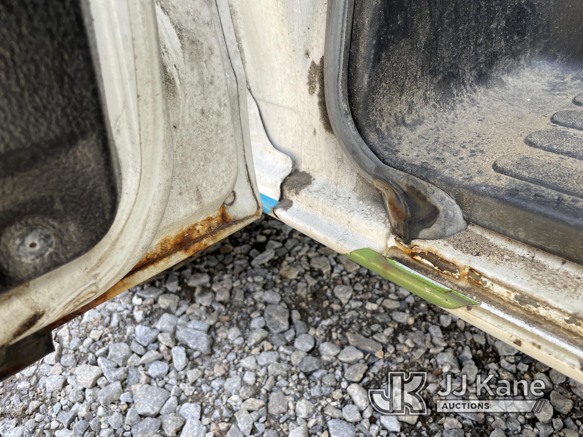 (Shrewsbury, MA) 2013 GMC Savana G1500 AWD Cargo Van Runs & Moves) (Rust Damage