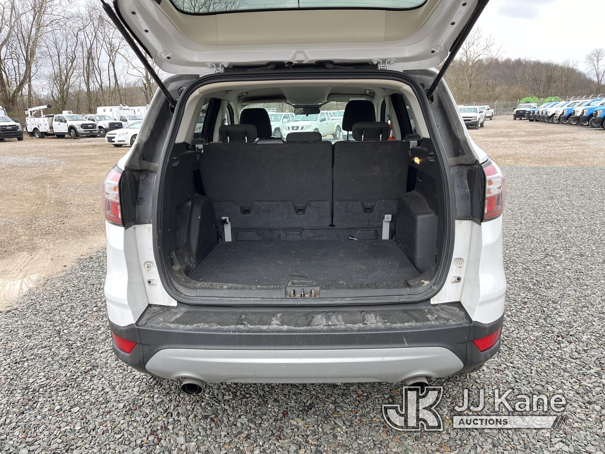 (Smock, PA) 2017 Ford Escape 4x4 4-Door Sport Utility Vehicle Runs & Moves, Rust Damage