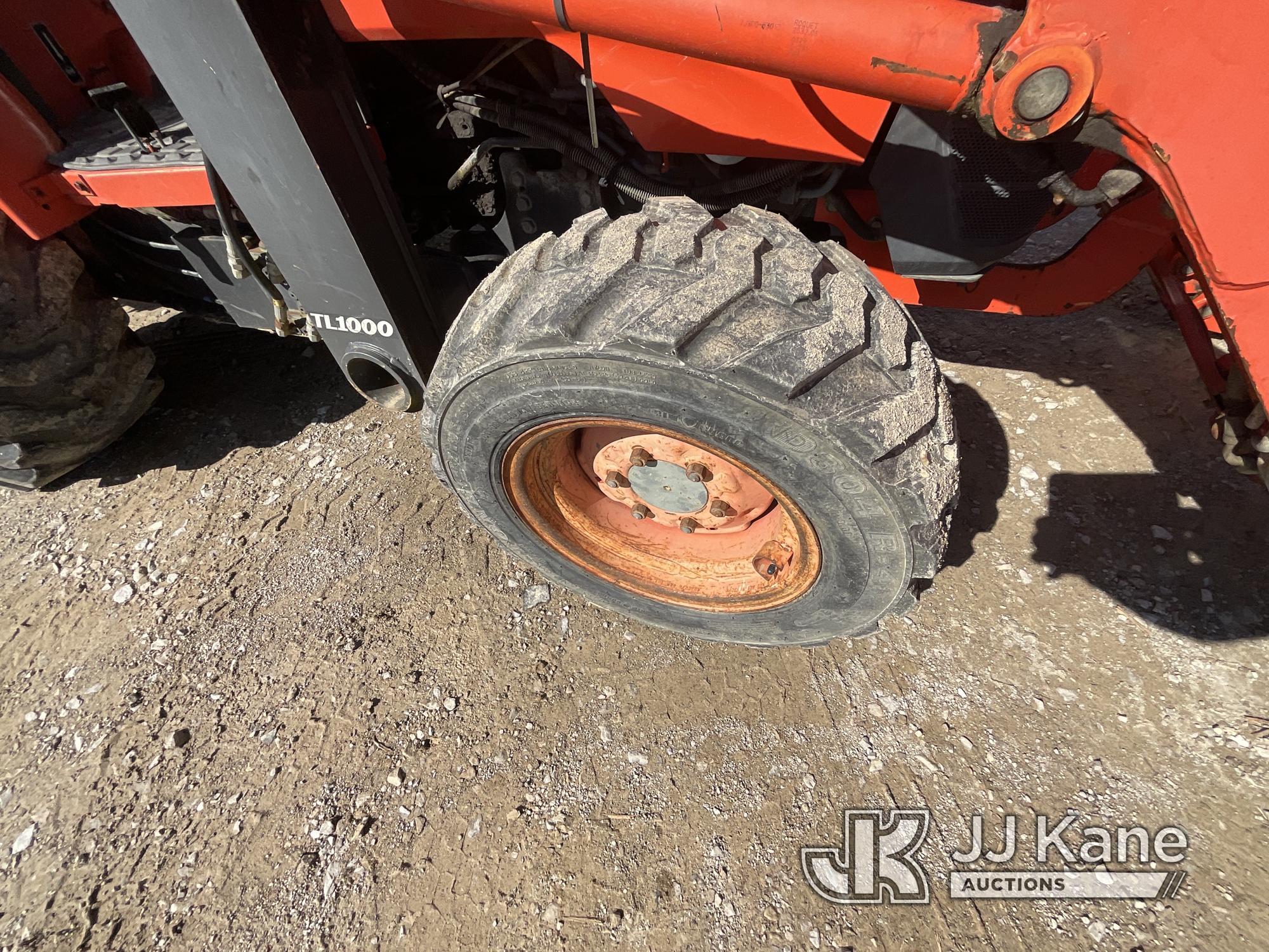 (Munroe Falls, OH) Kubota L39 4x4 Tractor Loader Backhoe Runs & Operates
