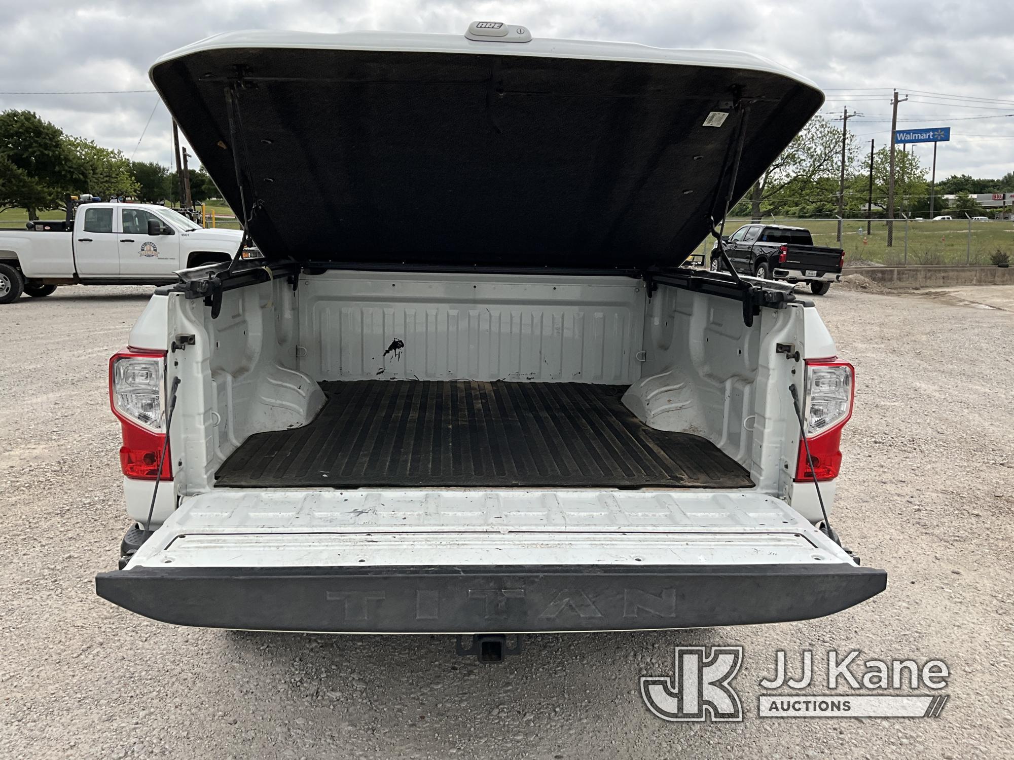 (Azle, TX) 2017 Nissan Titan Platinum Reserve 4x4 Crew-Cab Pickup Truck Runs & Moves) (Paint Damage,
