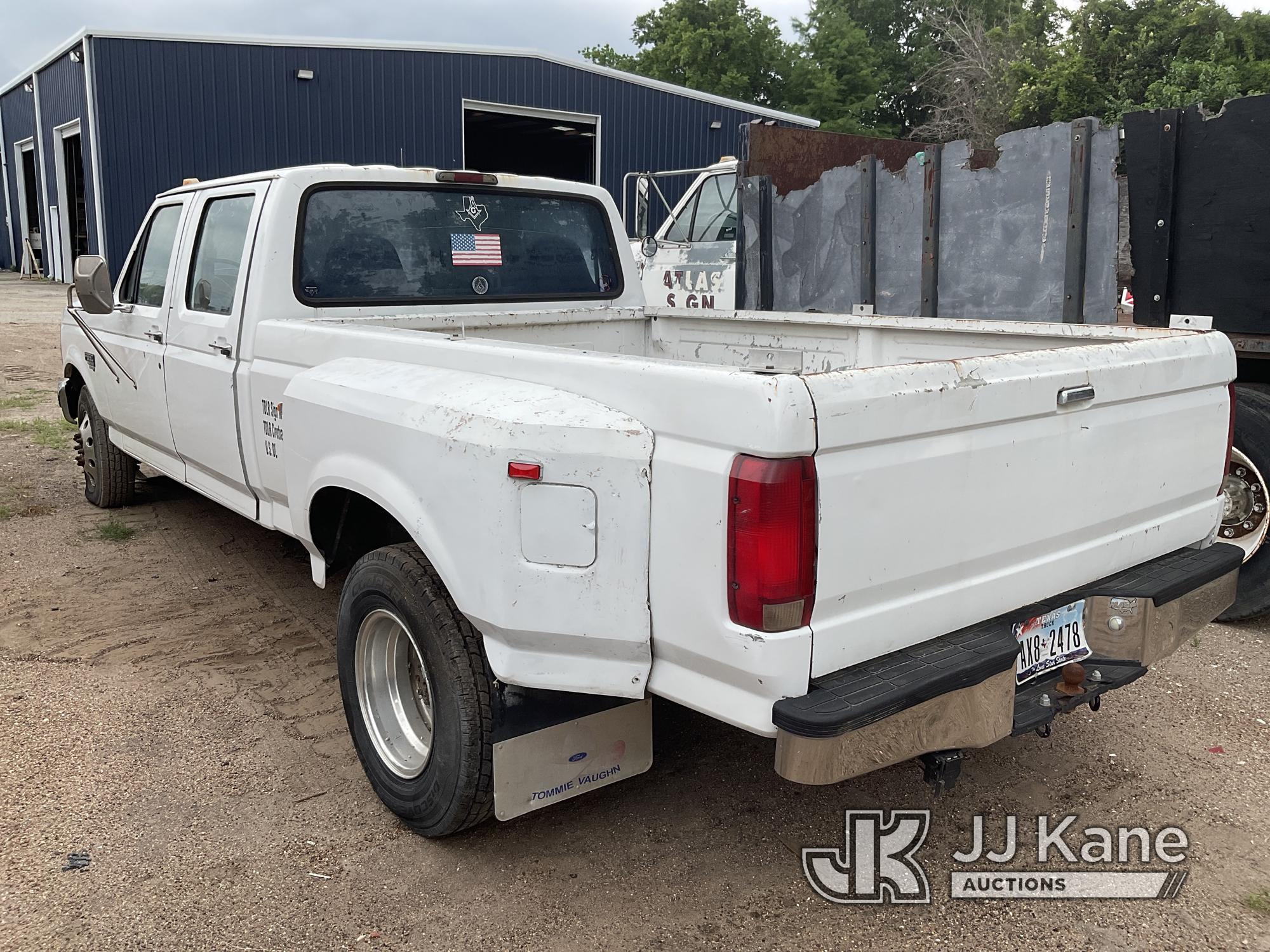 (Houston, TX) 1996 Ford F350 Crew-Cab Dual Wheel Pickup Truck Not Running, Condition Unknown) (Per s