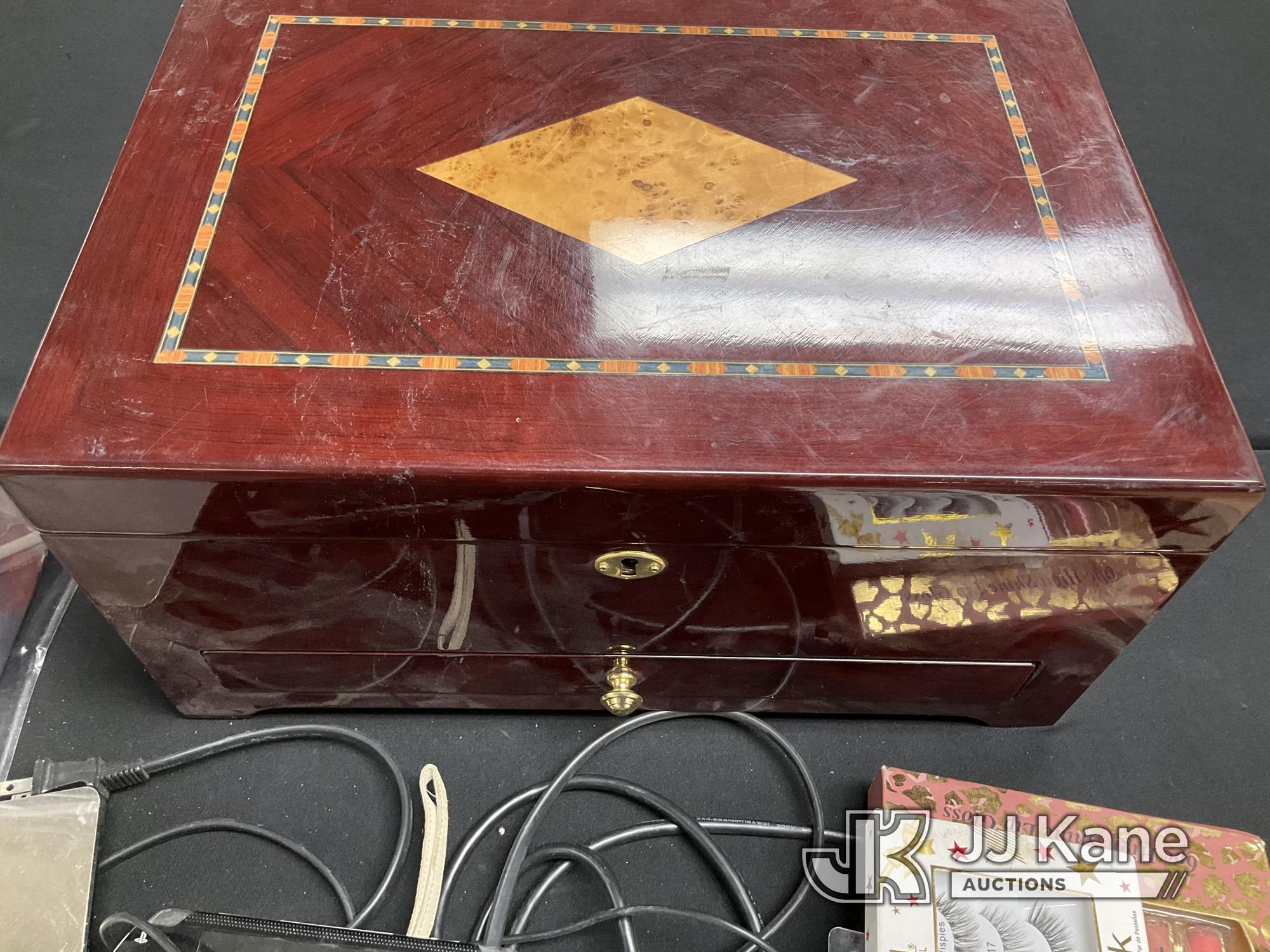 (Jurupa Valley, CA) Jewelry Boxes Used