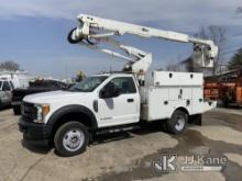 Altec AT40G, Articulating & Telescopic Bucket Truck mounted behind cab on 2017 Ford F550 4x4 Service