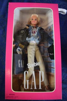 SAVVY SHOPPER BARBIE LOT AND MORE!