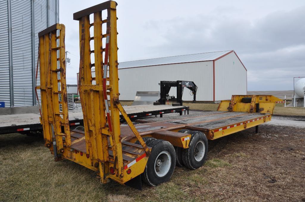 '76 Hyster 35' flatbed trailer