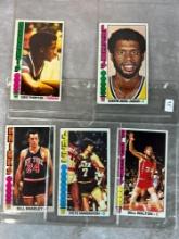 (5) 1976-77 Topps Basketball Cards - Kareem, Thompson, Maravich, Walton & Bradley