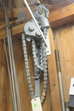 Yale 1 1/2 ton ratchet chain hoist