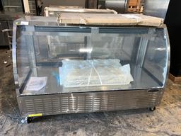 KOOL-IT Deli Case, Outer Glass Broken, Inner Glass Intack, with All Shelfs -  and Locking Casters -