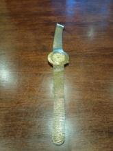 BULOVA Accutron Ladies Gold Watch / Vintage Ladies Bulova Gold Watch. The specs are in the pictures.