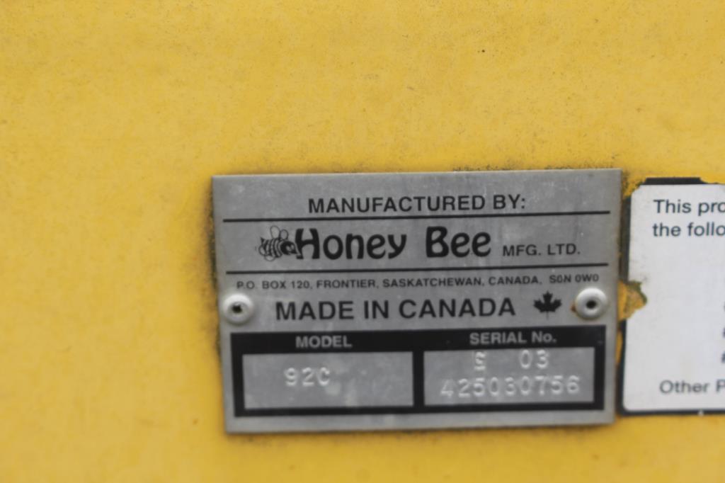 Honey Bee / New Holland 92C Draper Header w/ Trail