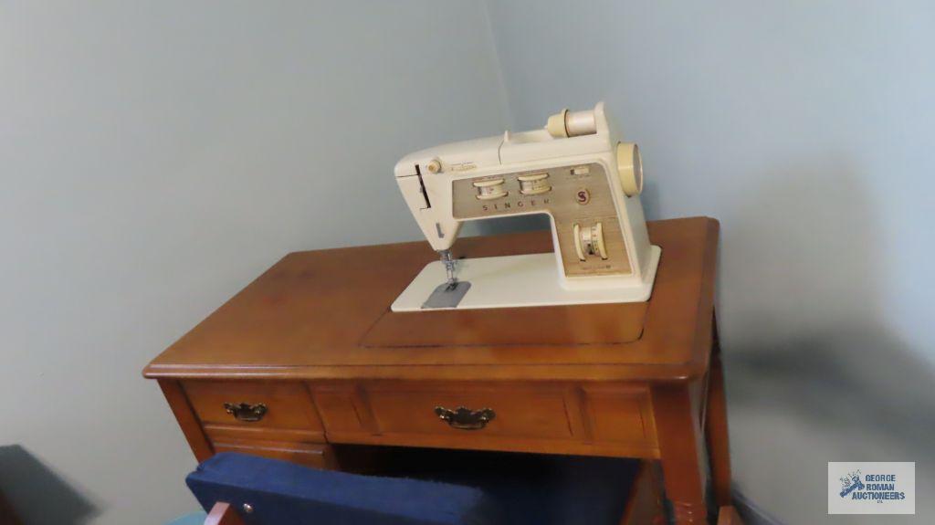 Singer sewing machine with cabinet