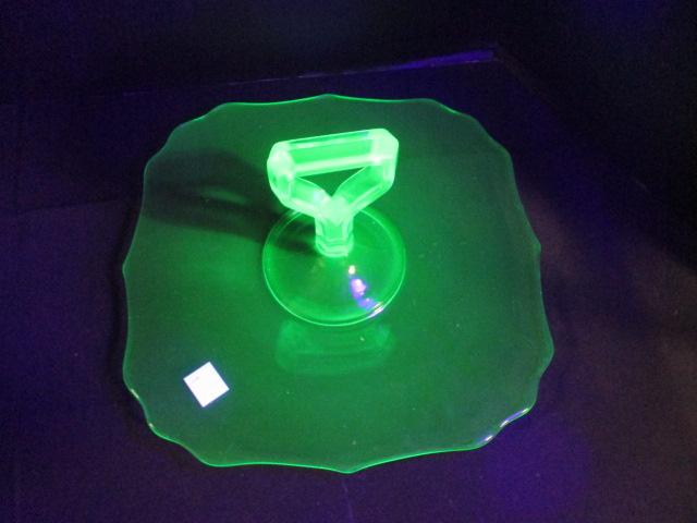 Scallop Edge Green Vaseline/Uranium Glass Serving Tray