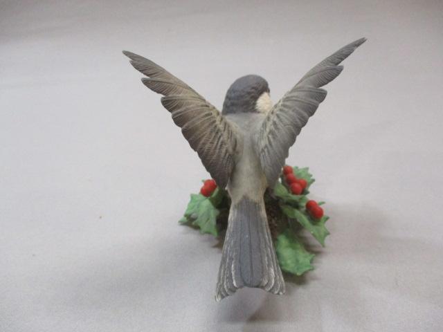Vintage "Chickadee " Fine Porcelain Bird Figurine 4"