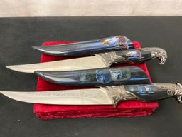 Pair of Patriotic Daggers w/ Cases with Wolf & Eagle Motifs, 7.5 inch Fixed blades, White & Black