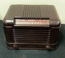 RCA Victor 1946 Am Tube Radio - Bakelite Case, Model 65X11A, 10"x7"x6½"