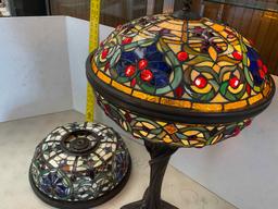 Stained Glass Lamp w/Extra Shade