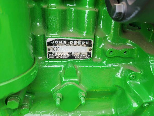 John Deere Model 1010 Gas