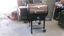 PIT BOSS PELLET GRILL  w / cover