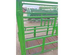 Cattle Chute With End Gate